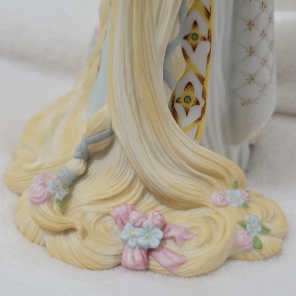 The Legendary Princess - Picture 5 of 16